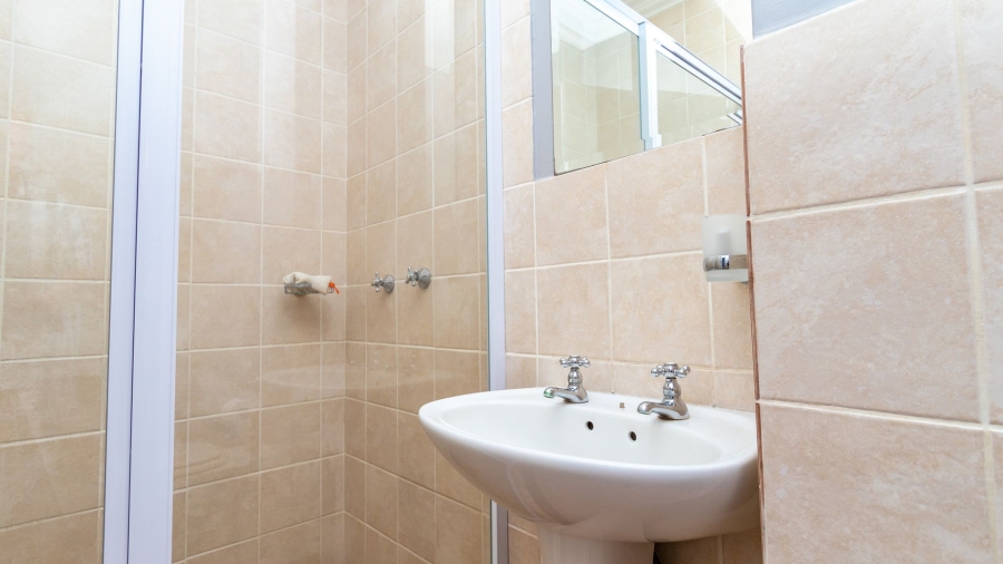 To Let 3 Bedroom Property for Rent in The Coves North West